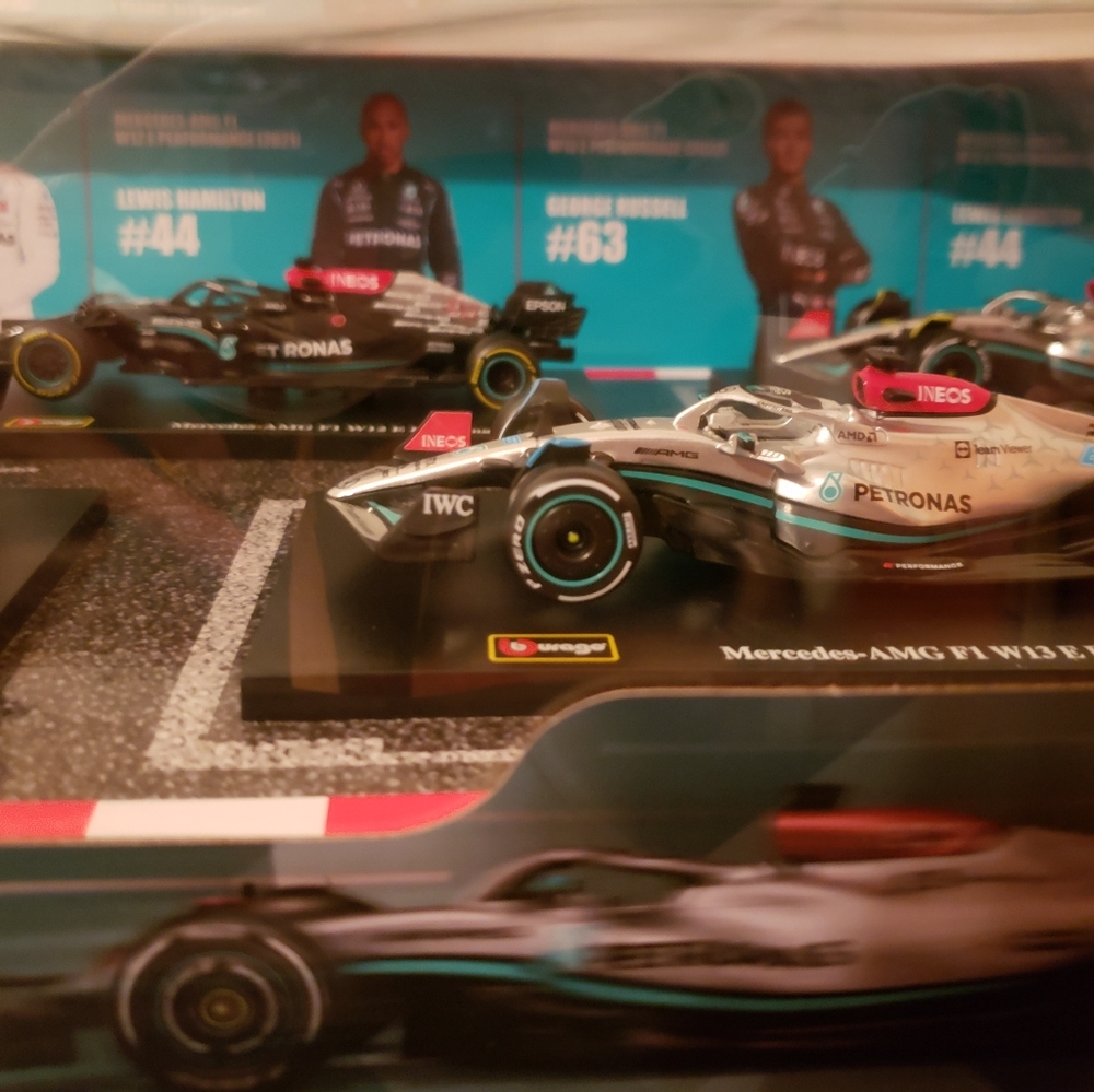 🏎 Formula 1 Mercedes Racing Cars 🏎 - Picture 5 of 16